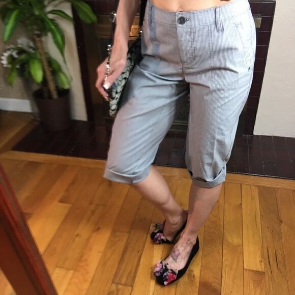 NWT Liz Claiborne black white stripe capris petite - Picture 3 of 8